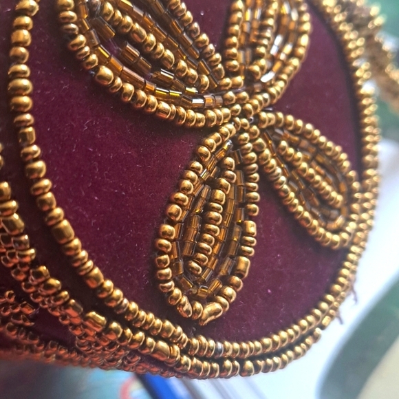 Burdau Tube Velvet And Gold Bead Eveing Purse - Picture 3 of 12